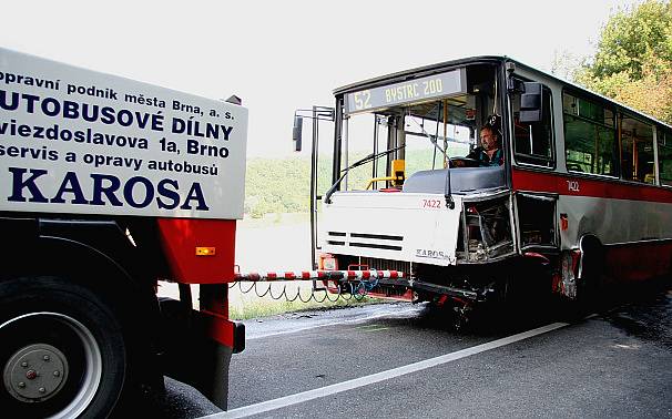 Nehoda autobusu brněnské MHD číslo v 52 na Kohoutovické