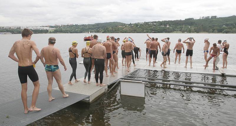 Brněnský Garoma Plus maraton na přehradě.