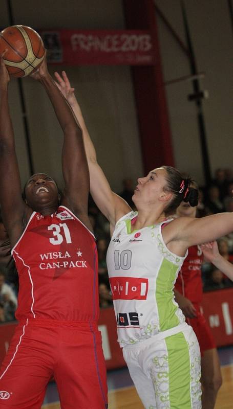 Basketbalistky IMOS Brno zvítězily ve třetím kole Evropské ligy ve skupině A nad Wislou Krakov po prodloužení 77:74.