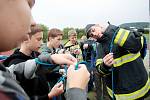  Studenti devíti brněnských základních škol se ve středu sešli v Komíně, aby si vyzkoušeli, jaká může být jejich železniční profese.