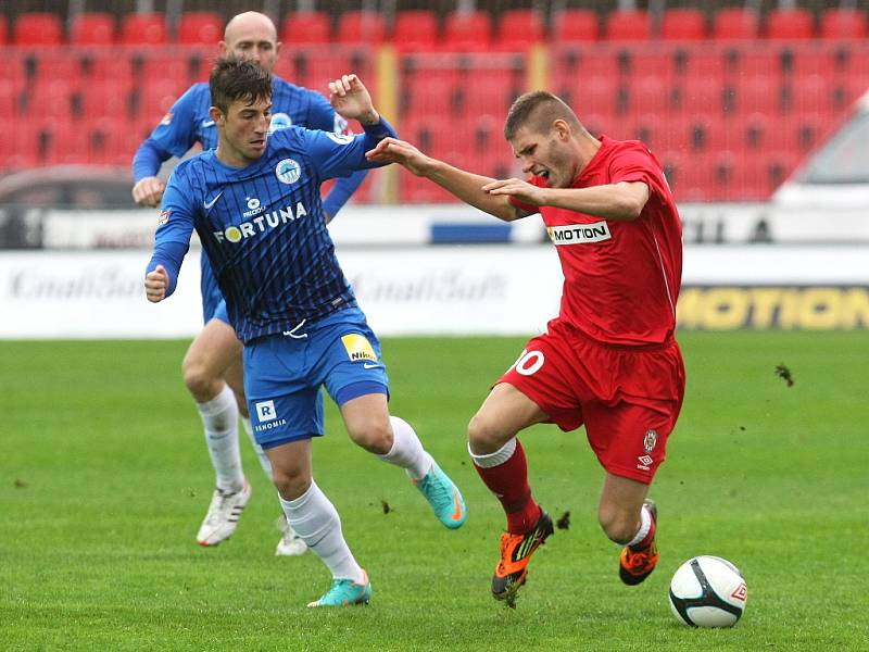 Zbrojovka Brno (v červeném) vs. Slovan Liberec.