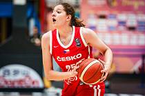 Basketbalistka Nela Nétková je členkou reprezentačního výběru do devatenácti let.