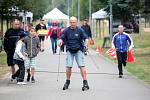 Druhý ročník festivalu sportu Sporťáček přilákal v sobotu do Heyrovského ulice v brněnském Komárově jen za dopoledne stovky lidí. Hvězdou akce se stal olympijský vítěz Jan Železný.