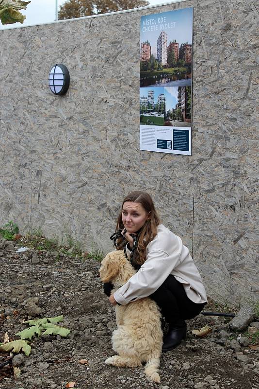 V areálu Nové Zbrojovky v brněnských Židenicích v pátek otevřeli náměstí. Areál projde velkou proměnou. Vzniknou tam nové byty i škola a školka.