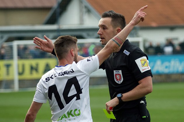 I calciatori del Líšeň (maglie bianche) hanno pareggiato 1:1 in casa con l'Opava.