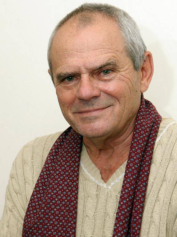 Herec Milan Kňažko ztvárnil v brněnské Redutě malíře Picassa.