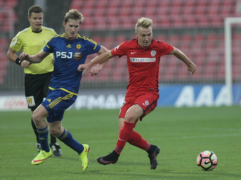 Zbrojovka v poháru pokračuje. Na jaře si zahraje už čtvrtfinále. Ve středečním duelu Mol Cupu zdolali brněnští fotbalisté na svém stadionu Jihlavu 2:1. 