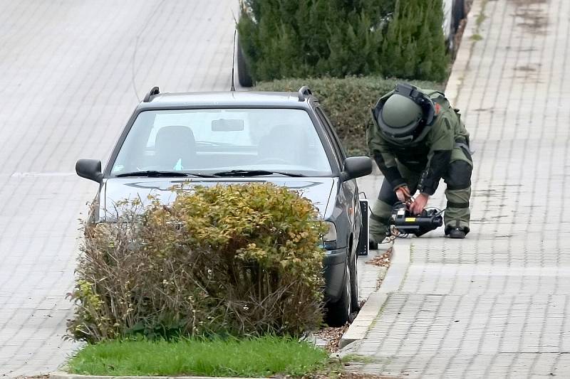 Policie spolu se strážníky uzavřela Puškinovu ulici v Žabovřeskách. Kvůli falešné bombě.  