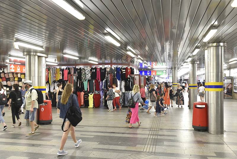 Podchod pod hlavním vlakovým nádražím v Brně.