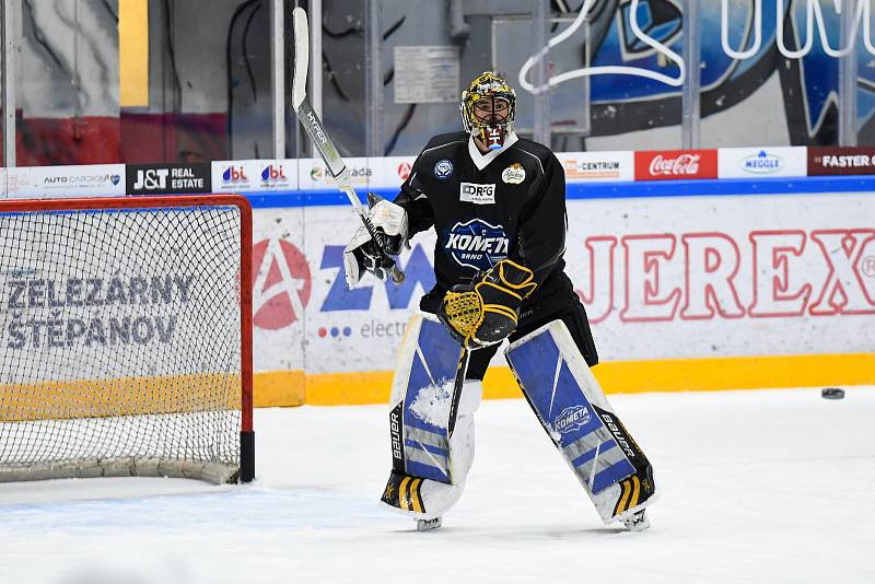 Hokejisté Komety ve středu zahájili na ledě DRFG Areny přípravu na novou sezonu.