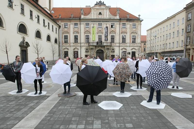 Vystoupením pod širým nebem zahájili čtvrtý ročník Mezinárodního stepařského festivalu. 