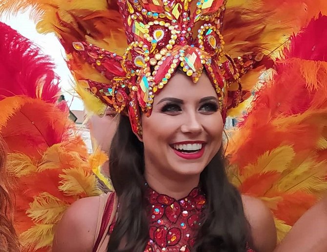 Velmi atraktivní částí Brasil Festu byl karnevalový průvod.