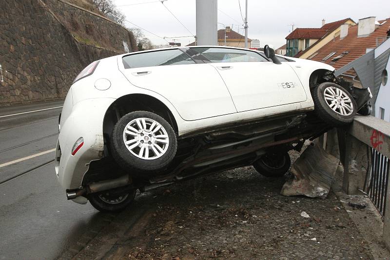 Dopravní nehoda v ulici Husova v Brně.