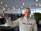 Finále mezinárodního šampionátu automobilových závodů Histo Cup přineslo na rakouské dráze Red Bull Ring další velký úspěch brněnskému pilotovi Davidu Bečvářovi ve voze Jaguar XJS.