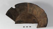 Středověké dřevěné misky, které se podařilo odborníkům zakonzervovat.