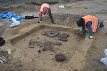 Archeologové v oblasti dálnice D1 u Brna objevili pohřebiště ze starší i mladší doby železné.