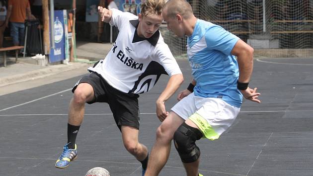 Největší a nejstarší futsalový turnaj na jižní Moravě Saňař Cup v Sokolnicích ovládl Kalvec Team.