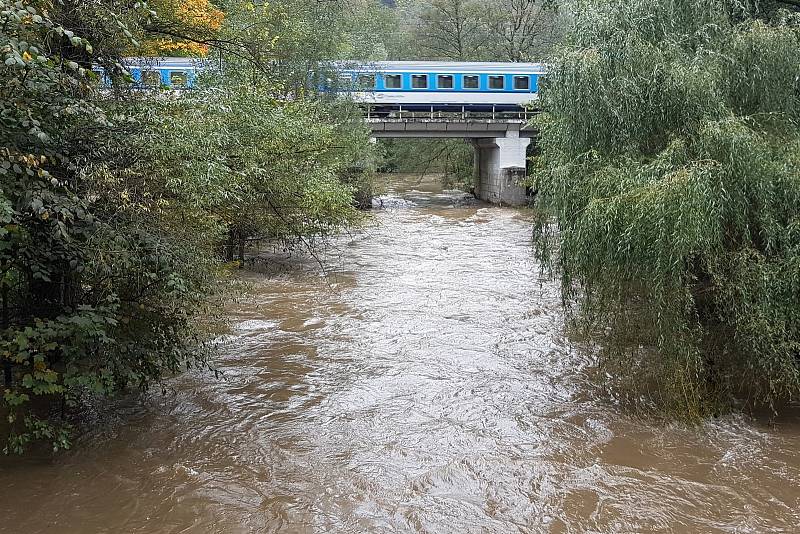 Brno 16.10.2020 - řeka Svitava mezi Bílovicemi nad Svitavou a Adamovem