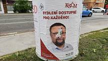 Politici lákají na billboardech, i v centru Brna, voliče, aby je volili v nadcházejících volbách do Poslanecké sněmovny.