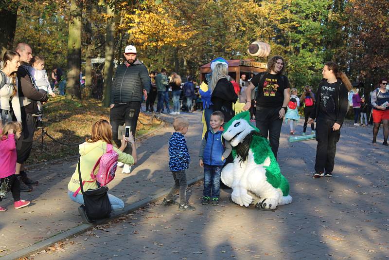 Foto z loňského ročníku oblíbené halloweenské akce v brněnské zoo. Letos mohou lidé sledovat přímý přenos na facebooku i instagramu.