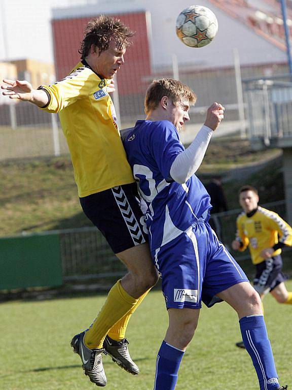 Fotbalisté Líšně (v modrém) remízovali s Jihlavou 1:1.