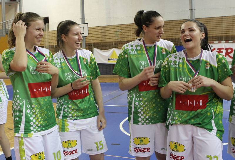 Basketbalistky Králova Pole vyhrály Středoevropskou ligu CEWL a v pětapadesátileté historii klubu získaly první zlaté medaile. V nedělním finále zdolal brněnský celek slovenské Piešťany 65:53.