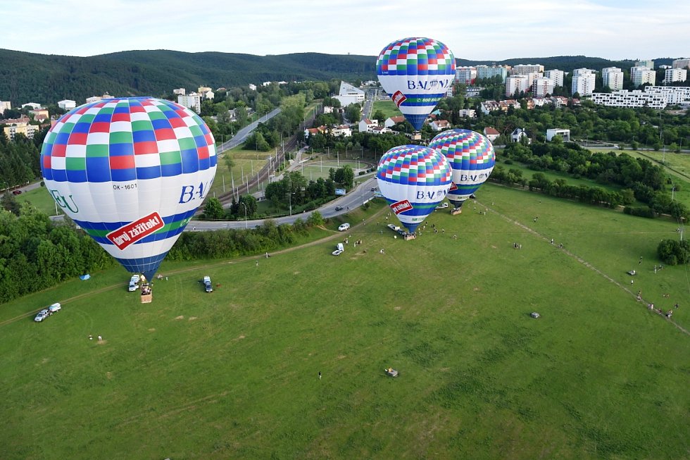 Brněnský deník | Let horkovzdušným balonem? Cíl vždy nejasný. Záleží na  směru a síle větru | fotogalerie