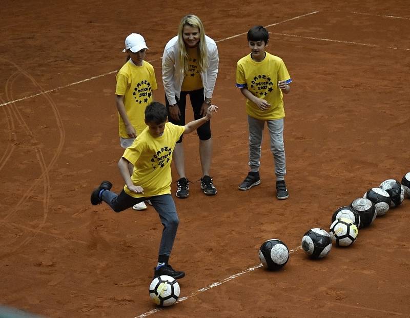 Lucie Šafářová se stala ambasadarkou olympijského výboru, angažuje se také v charitativních projektech.