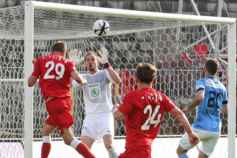  Ve 26. kole nejvyšší české soutěže přivítali fotbalisté Zbrojovky na stadionu v Srbské ulici ambiciózní Mladou Boleslav. Po bojovném výkonu remizovali 1:1.