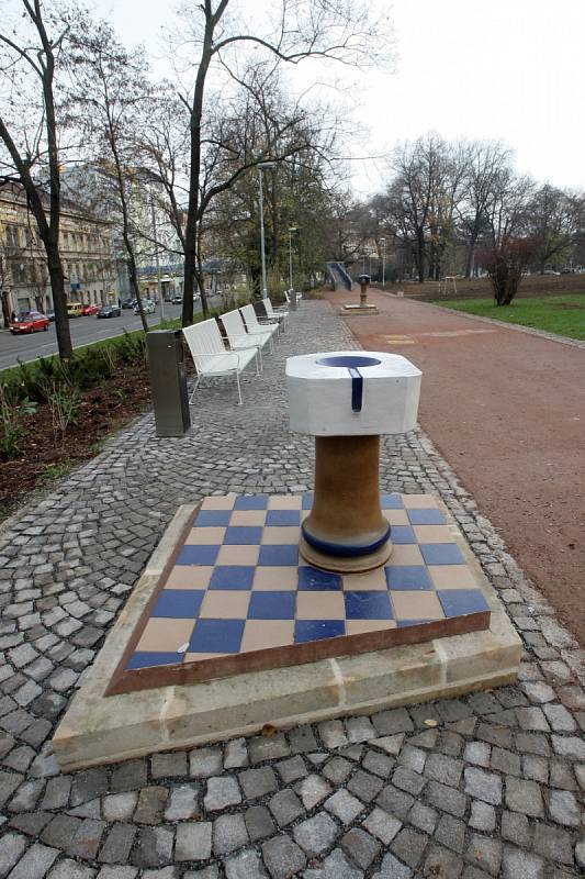 Zrekonstruovaný park na Moravském náměstí a u Janáčkova divadla.