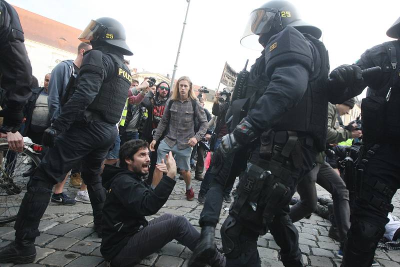 Prvomájové demonstrace v Brně.