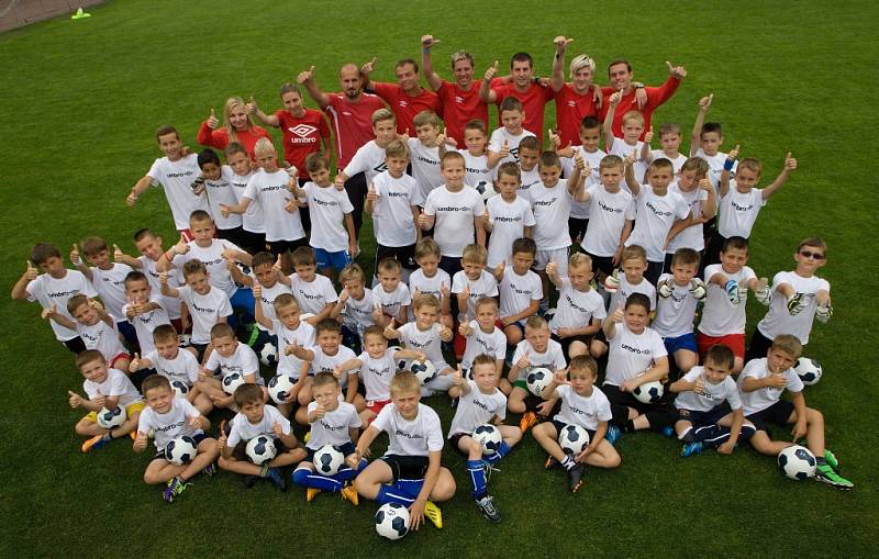 Fotbalový kemp Petra Švancary v Rosicích už čtvrtý rok zlepšuje dovednosti dětí z Moravy a také ze Slovenska.