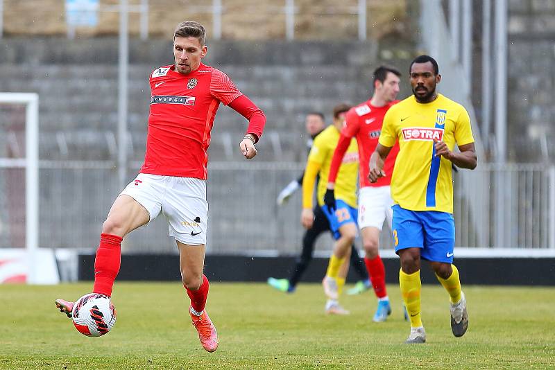 V generálce na jarní start druhé ligy brněnští fotbalisté (v červeném) zdolali Opavu 3:1.