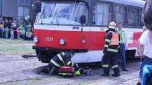 Stovky lidí zavítaly v sobotu do vozovny brněnského dopravního podniku v Medlánkách, kde se konal den otevřených dveří. Lidé si mohli prohlédnout tramvaje i autobusy.