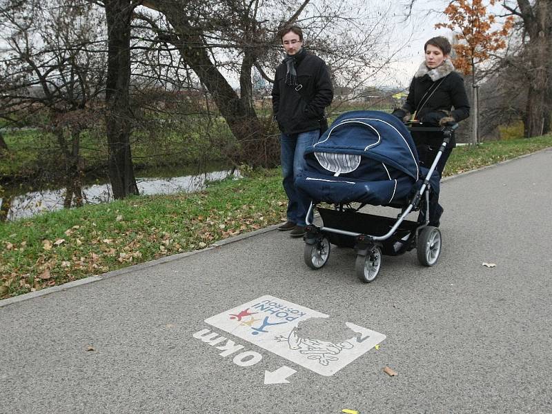 Sportovní areál u Hněvkovského ulice nabízí hřiště pro baseball, restauraci, posilovnu pod širým nebem, inline ovál i centrum pro mladé fotbalisty. Leží hned vedle cyklostezky, kam Brňané také často chodí na procházky. 