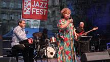 Koncert první dámy brazilského jazzu Leny Andradeové, rodačky z Rio de Janeira, hostilo ve čtvrtek večer brněnské náměstí Svobody.