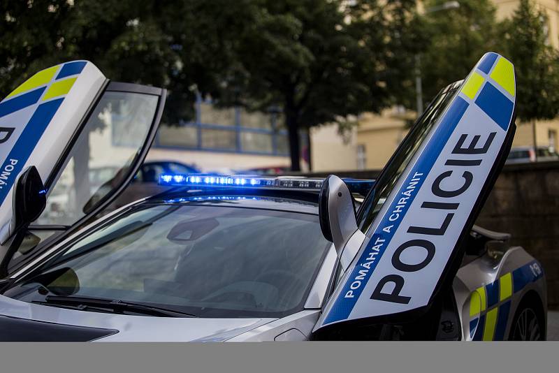 Nové policejní BMW i8, které má zapůjčené jihomoravská dopravní policie.