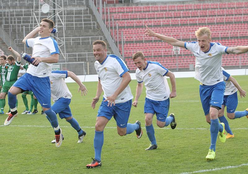 Fotbalisté Tišnova roli favorita finále krajského poháru zvládli. Po bezgólové remíze s Rousínovem rozhodly penalty.