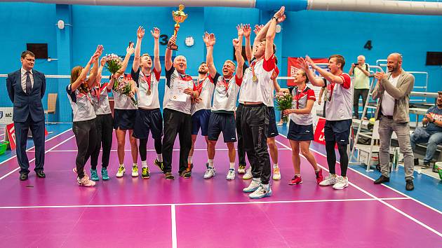 Vítězství v badmintonové extralize oslavil brněnský celek Xarena Slatina Badminton Club.