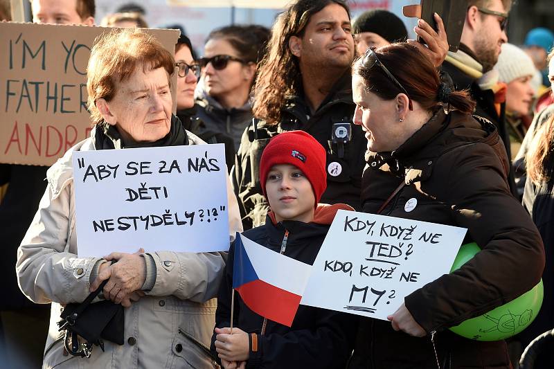 Demonstrace proti Andreji Babišovi v Brně.