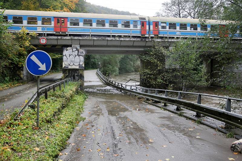 Brno 16.10.2020 - řeka Svitava mezi Bílovicemi nad Svitavou a Adamovem