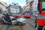Srážka tramvaje a osobního auta na Palackého třídě v brněnském Králově Poli, nehoda z května loňského roku.