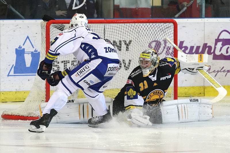 Přeházeli sestavu, na pomoc se vrátil Michal Kempný. A hokejisté brněnské Komety si díky tomu odložili konec sezony.