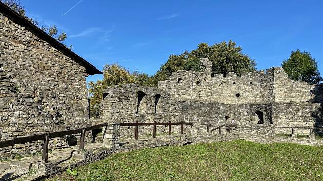 Pod hradbami hradu v Hukvaldech čerpal inspiraci hudební skladatel Leoš Janáček. V Hukvaldech se totiž narodil.