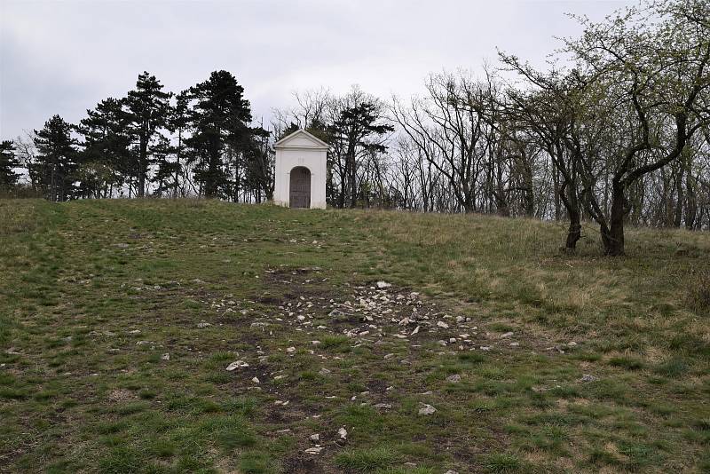 Jednotlivá zastavení na Křížové cestě k mikulovskému Svatému kopečku