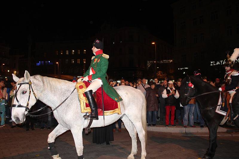 Francouzský císař Napoleon prošel se svým vojskem v sobotu v podvečer historickým centrem Brna.