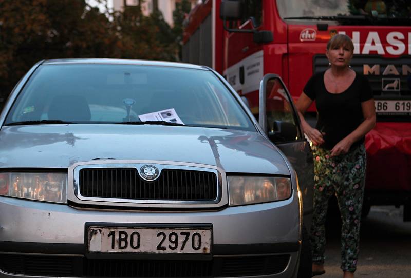 Hasiči často nemohou projet s hasičskými vozy brněnskými ulicemi kvůli neukázněnosti řidičů. Foto: Deník/Lenka Jebáčková