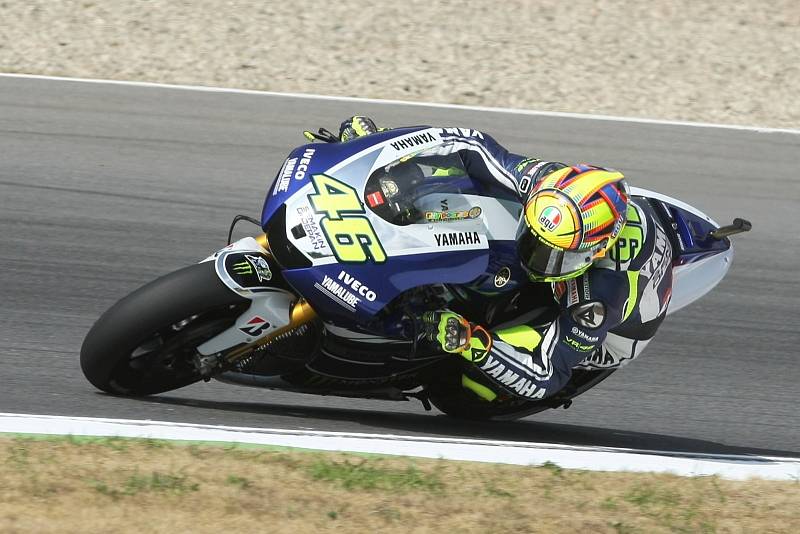 Valentino Rossi na Velké ceně silničních motocyklů na Masarykově okruhu v Brně (pátek).