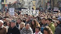 Studentská demonstrace VyjdiVen na brněnském náměstí Svobody.