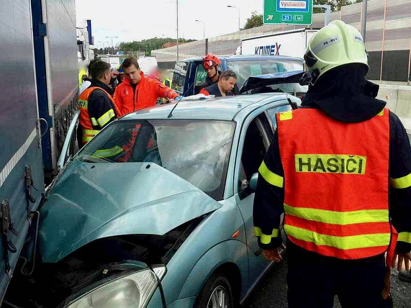 Nehoda zablokovala dálnici D1 u Brna.